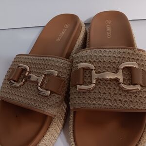 Cutco Beige Woven Mules with Gold Accents